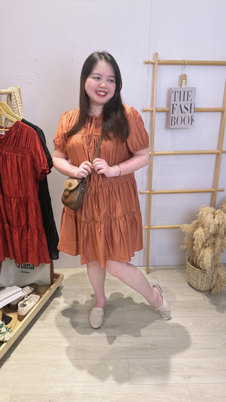 独家雪纺泡泡袖连身裙