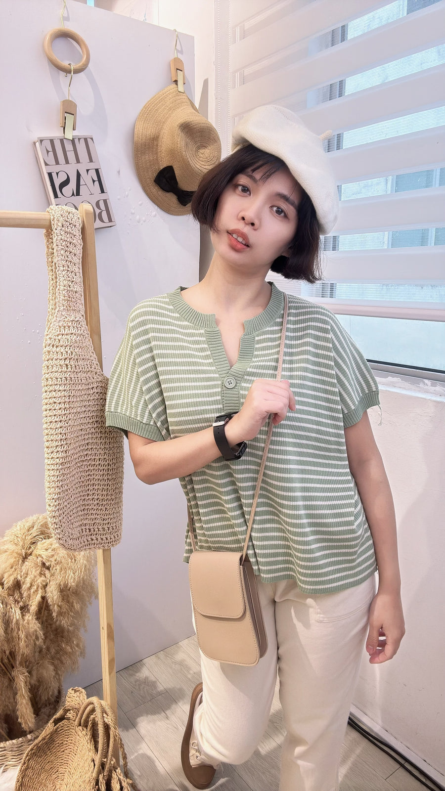 软针织线条出袖宽松上衣