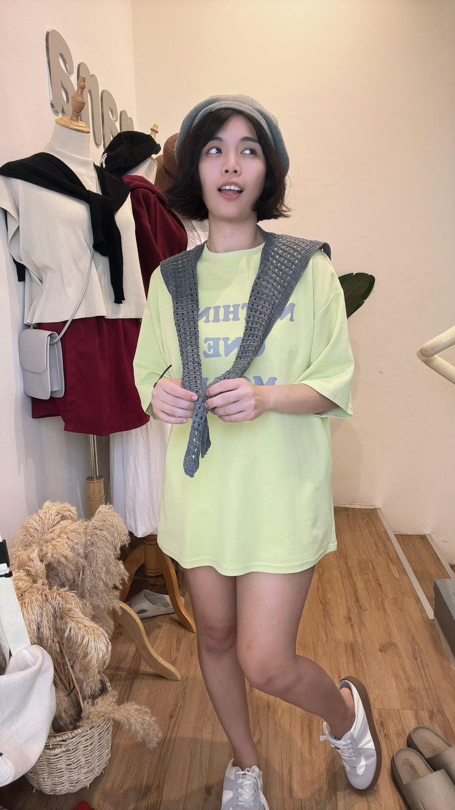 披肩字母Over滑滑棉 T