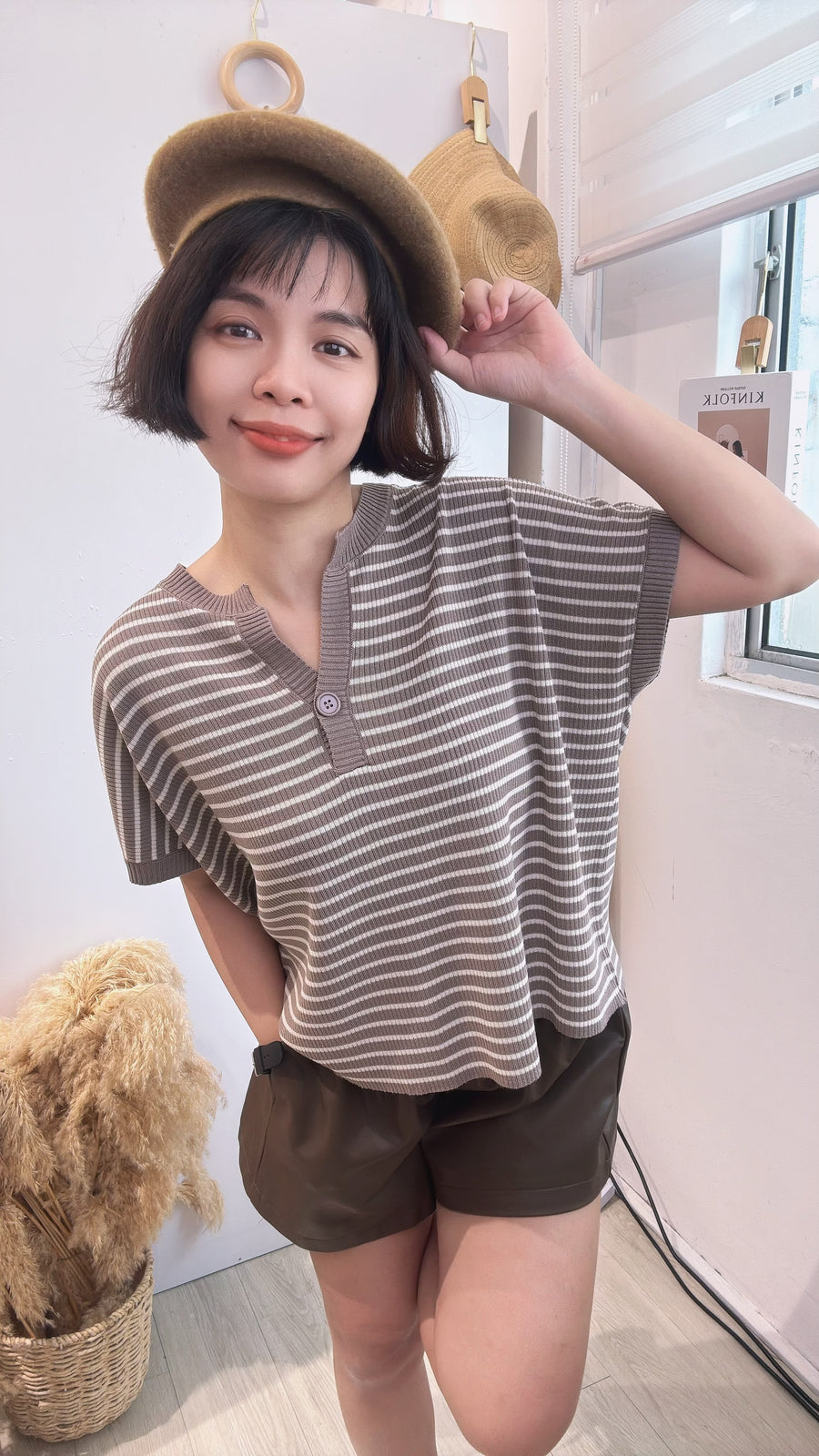 软针织线条出袖宽松上衣