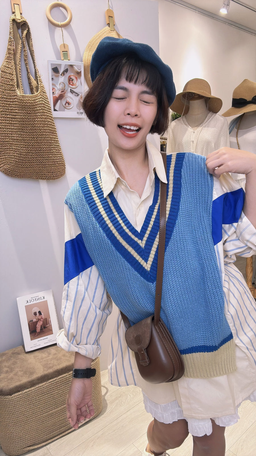 蓝色并接韩版宽松舒服上衣