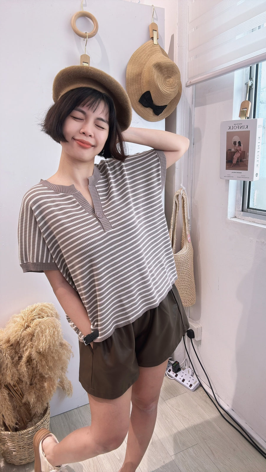 软针织线条出袖宽松上衣