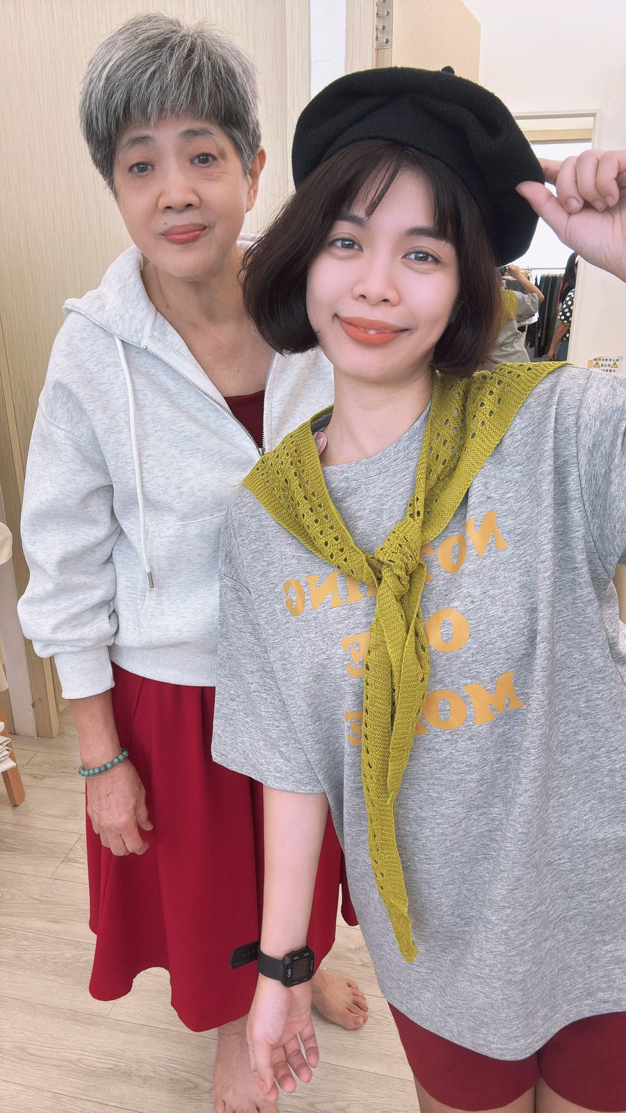 披肩字母Over滑滑棉 T