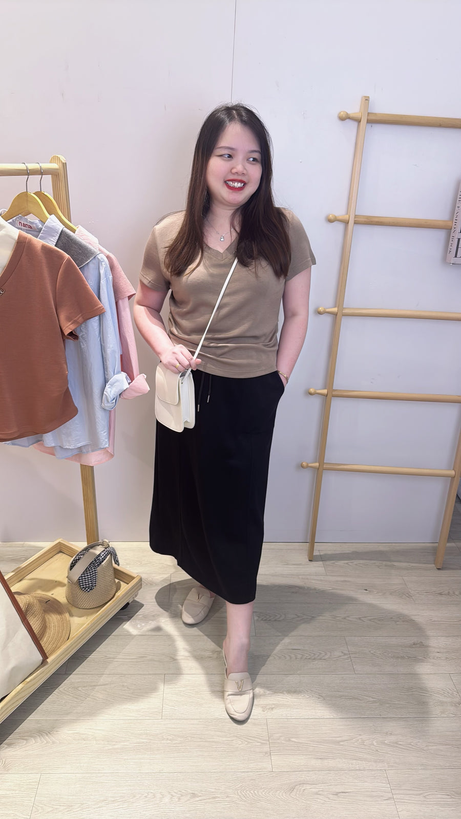 太空棉V领褶皱上衣