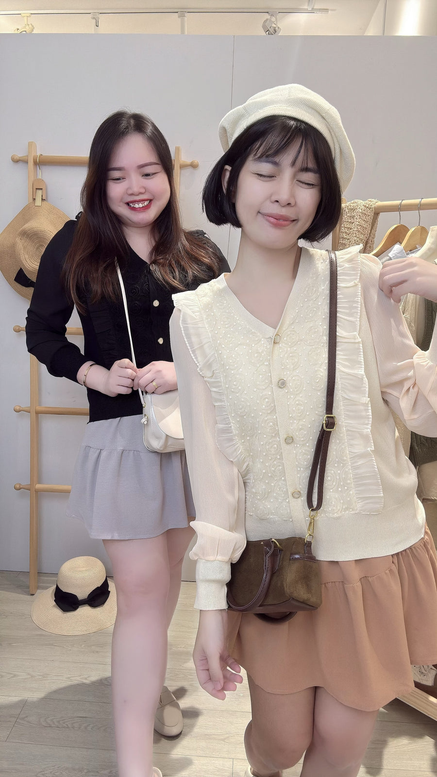 气质蕾丝玫瑰假钮雪纺软针织上衣