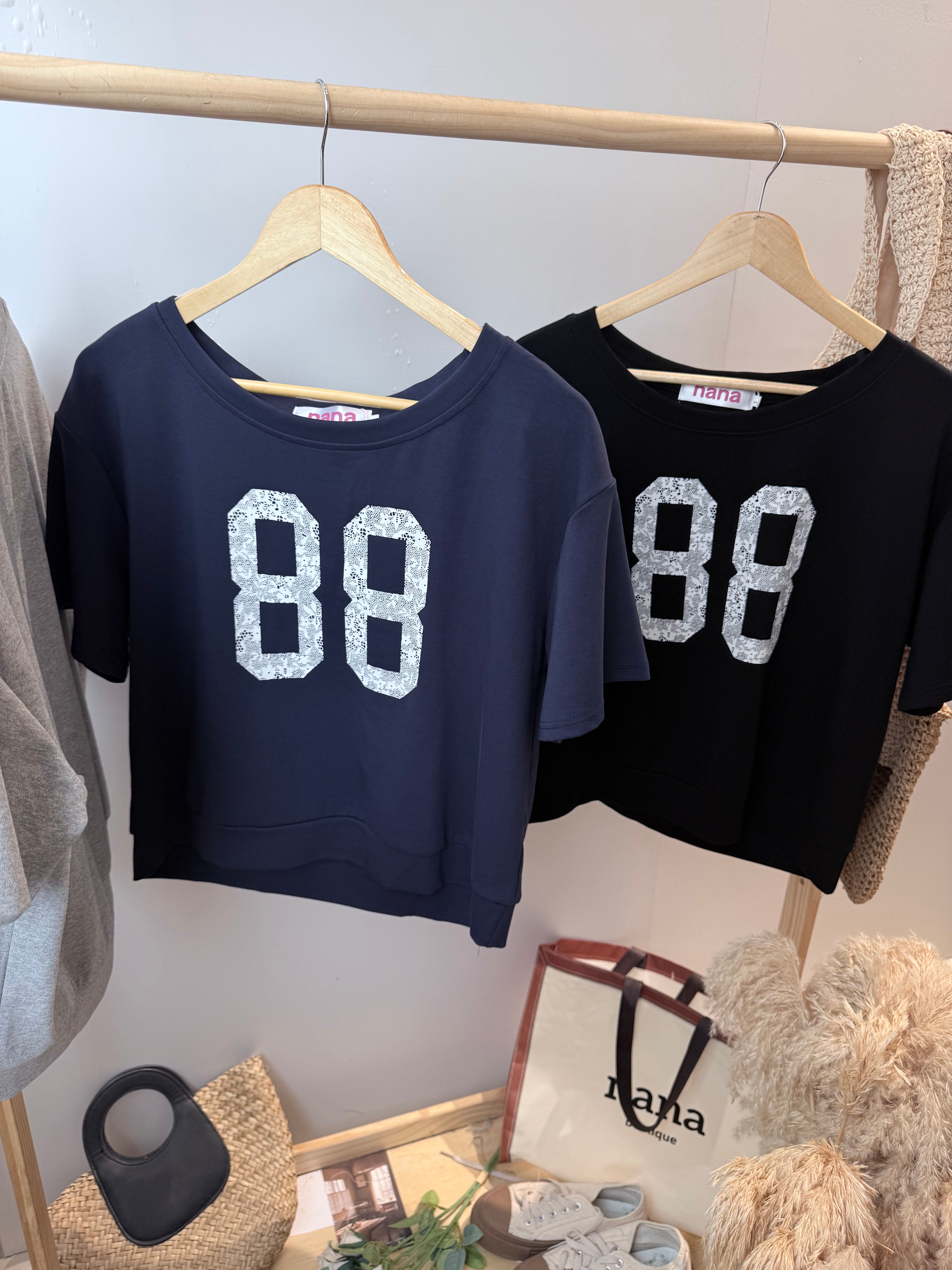 短版微阔领印花88上衣