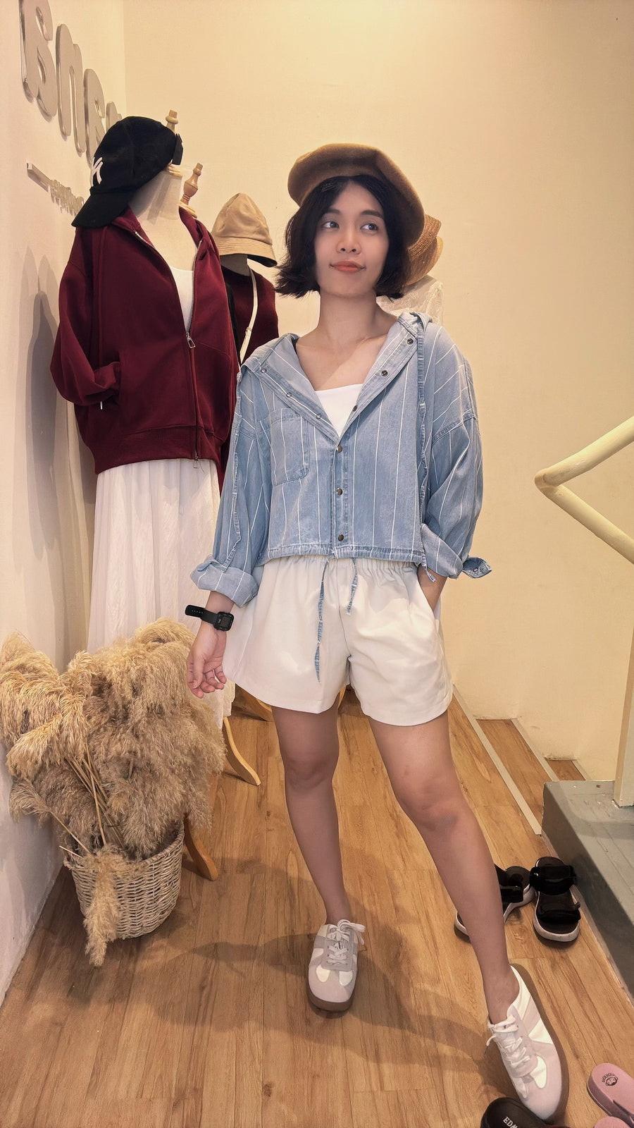 漂亮软牛仔连帽上衣