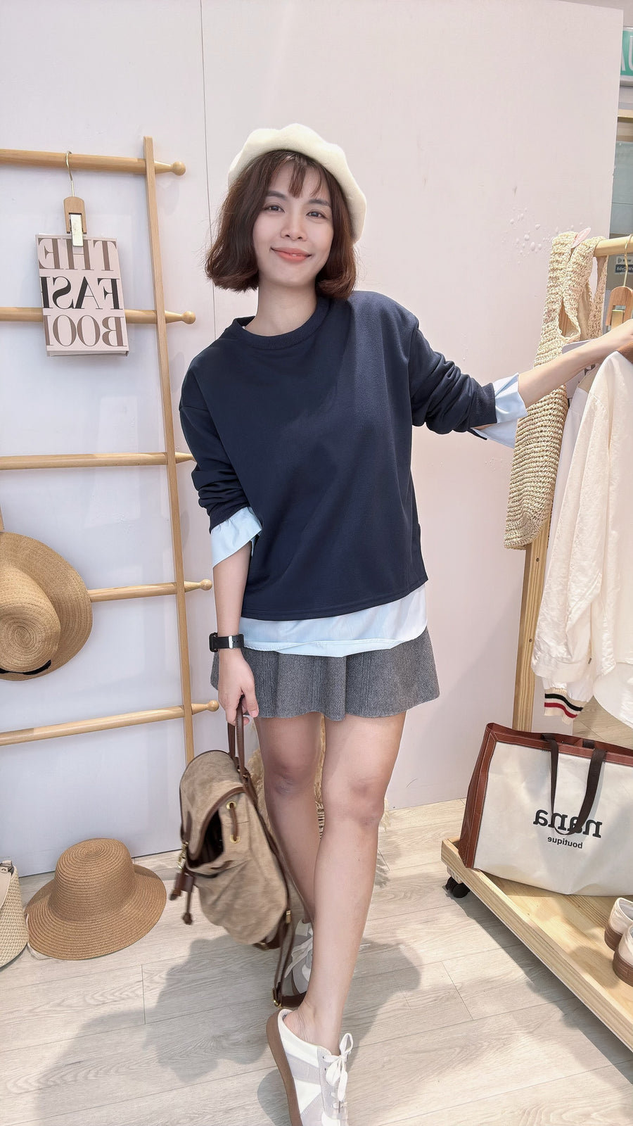 蓝色滑滑好穿卫衣并接下摆衬衫上衣