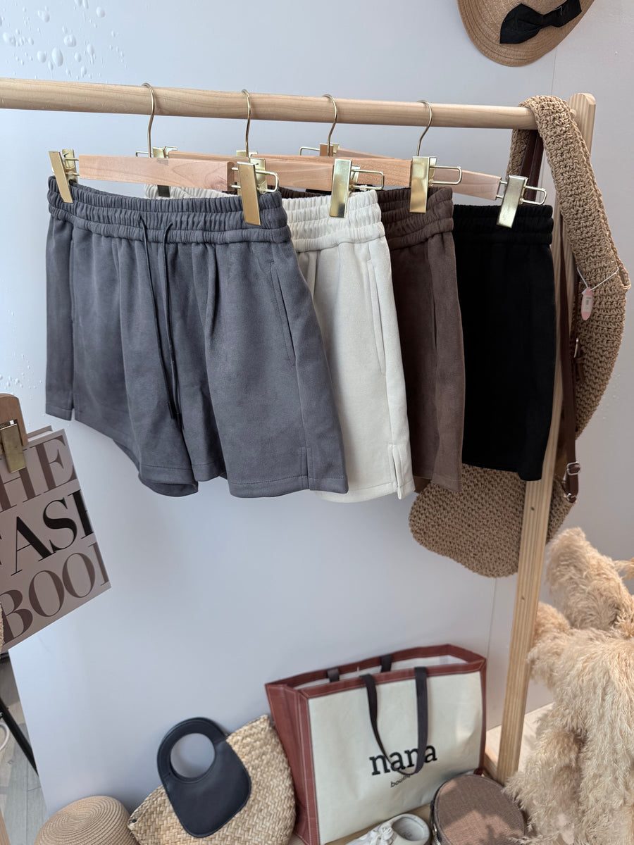 半绒松紧腰短裤