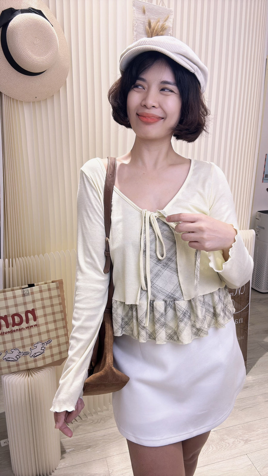 格子蝴蝶结吊带弹力棉甜美上衣