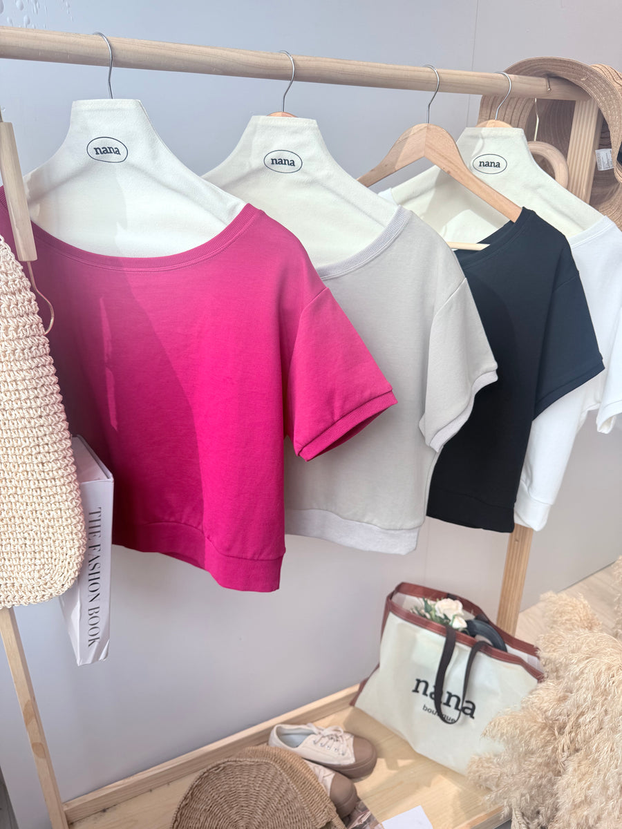 阔领优质棉短版百搭上衣