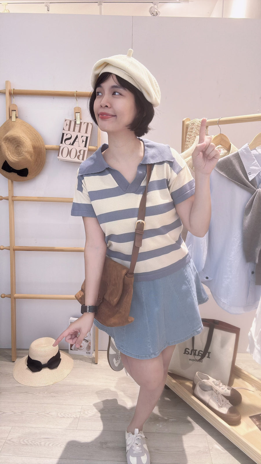 柔软Polo领线条软针织上衣