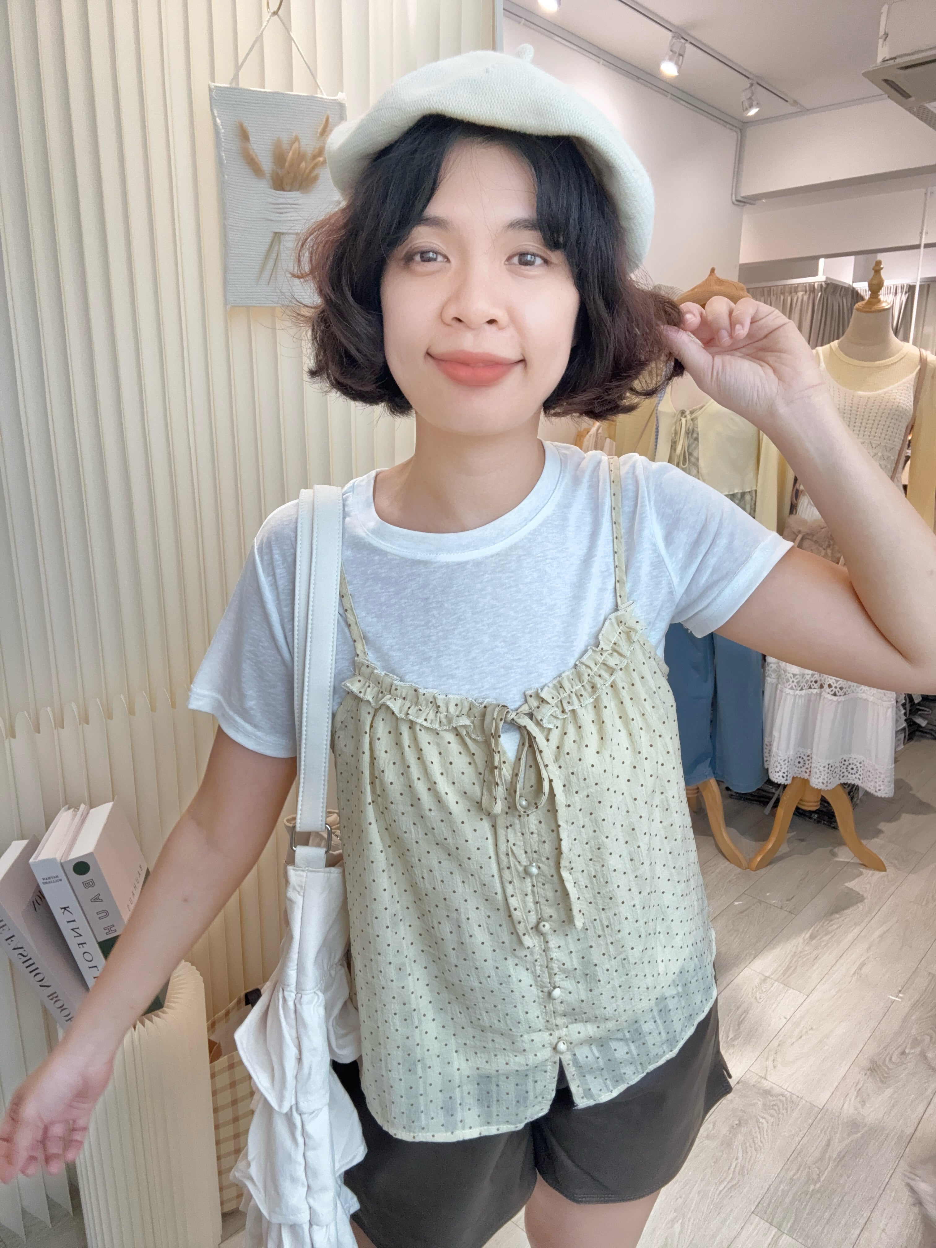 木耳边波点吊带两件套上衣