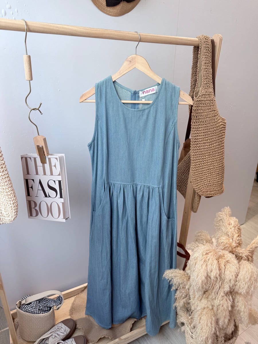 休闲无袖牛仔A字裙