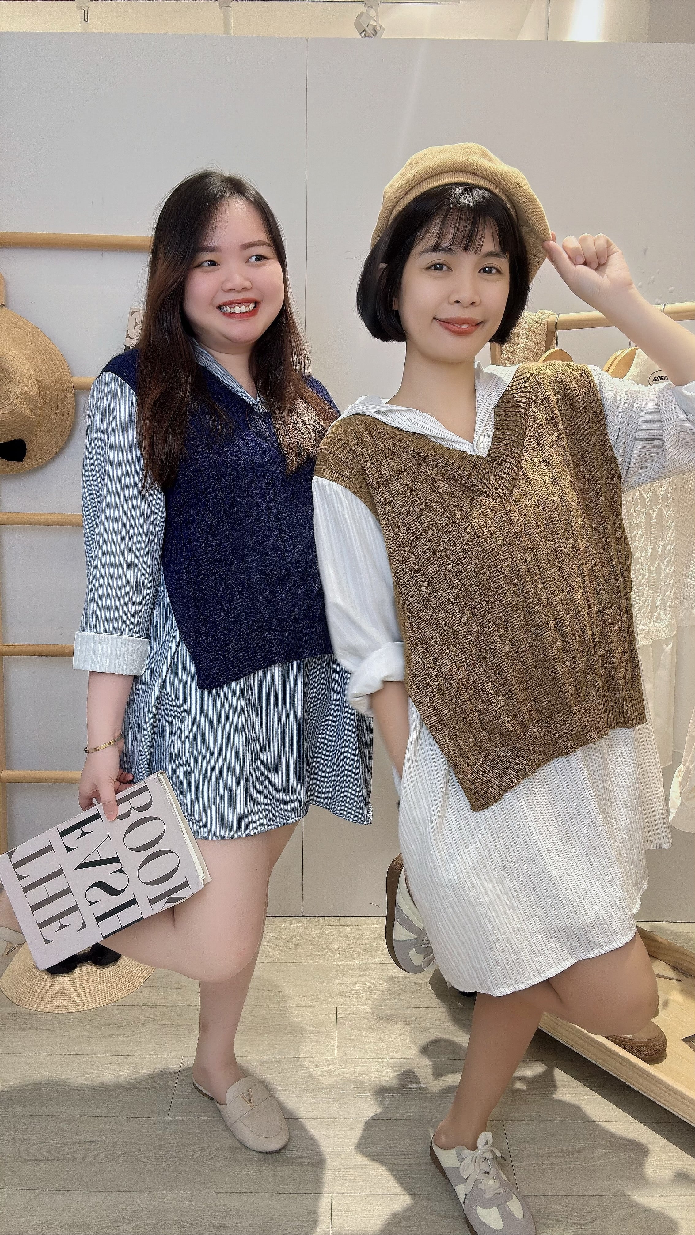 线条雪纺并接针织连帽短套裙