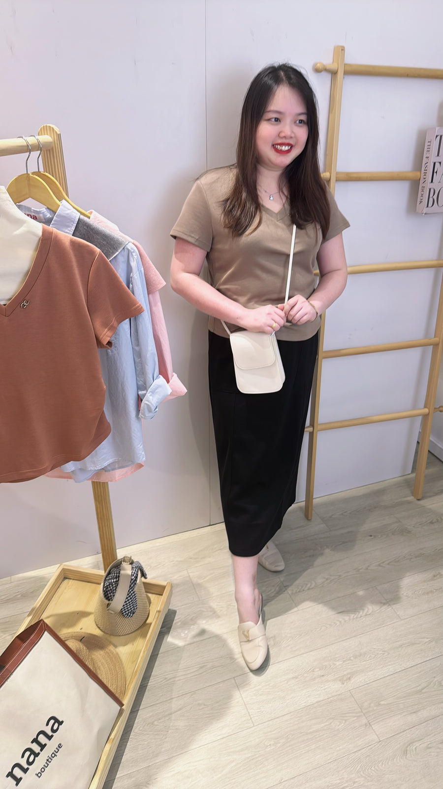 太空棉V领褶皱上衣