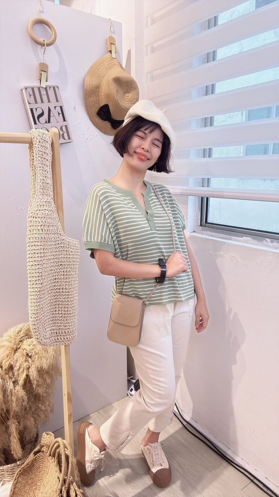 软针织线条出袖宽松上衣