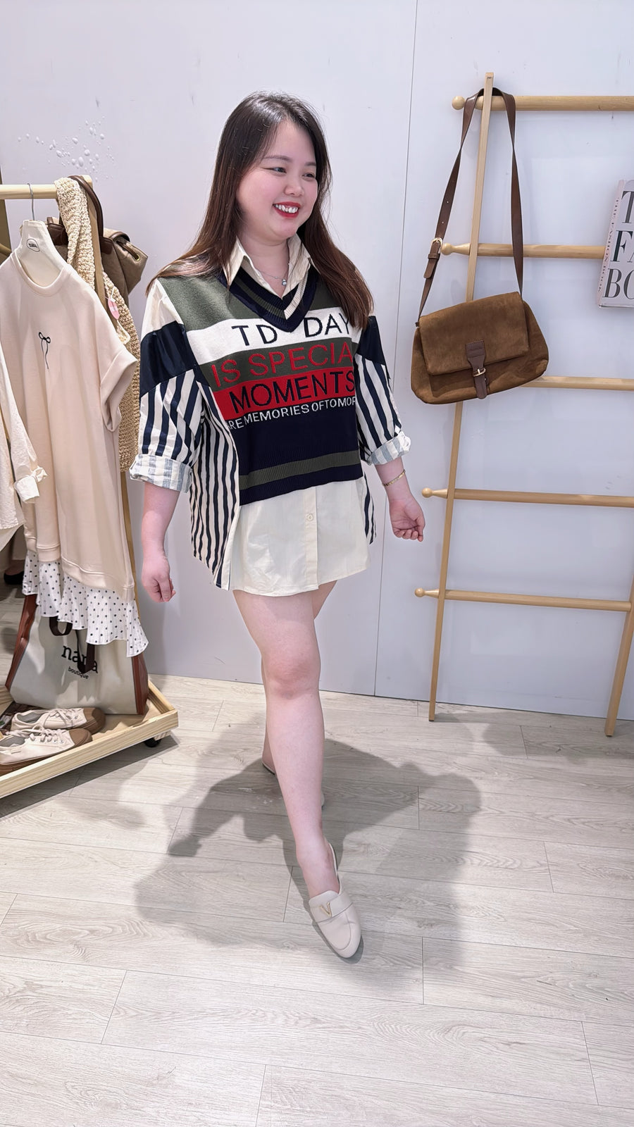 针织撞色并接线条衬衫