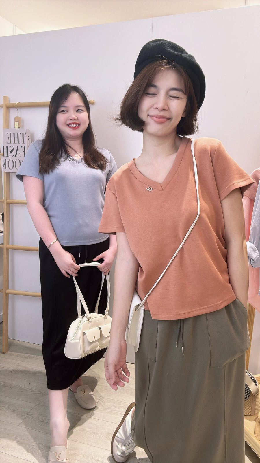 太空棉V领褶皱上衣