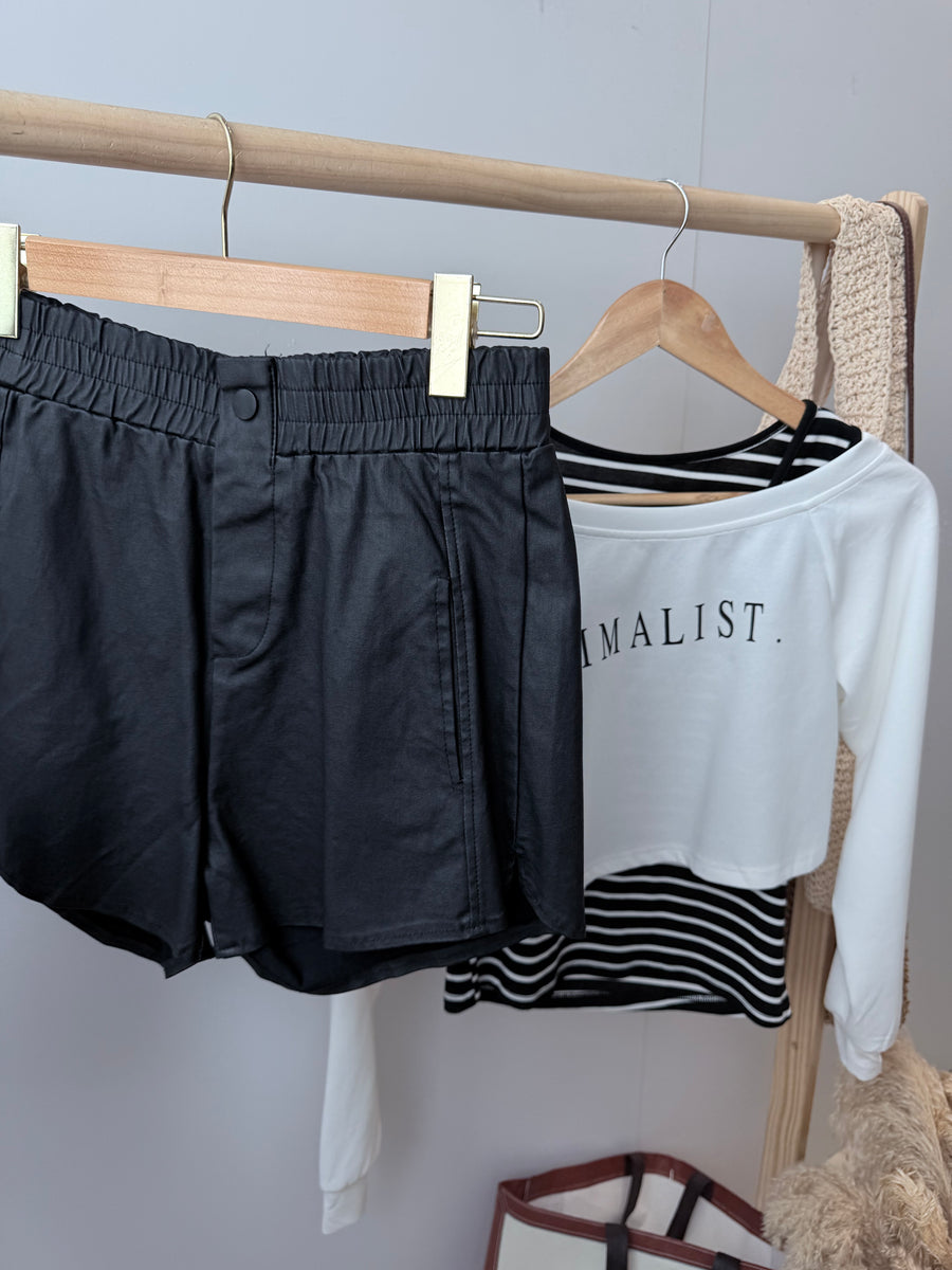 皮革松紧腰短裤