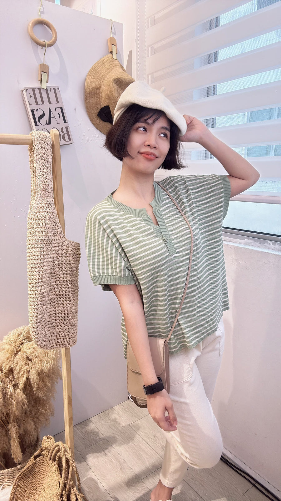 软针织线条出袖宽松上衣