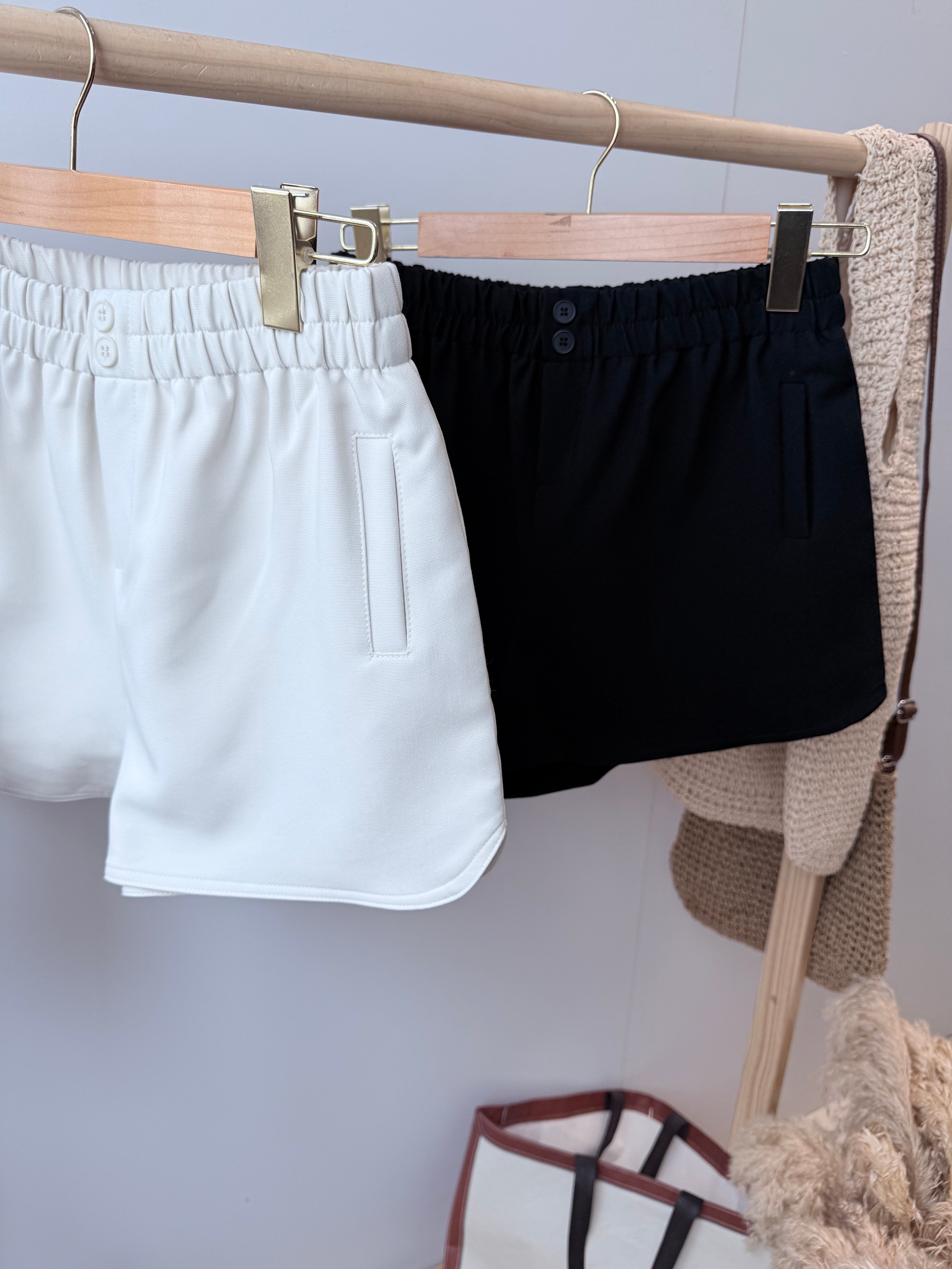 西装松紧腰百搭短裤