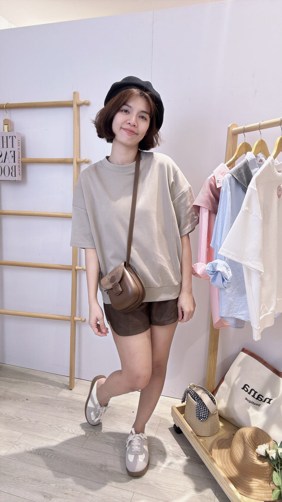 优质棉圆领单色上衣