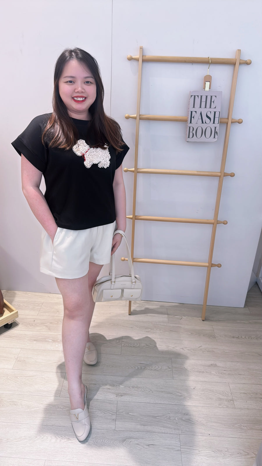 花瓣绣小狗图案上衣