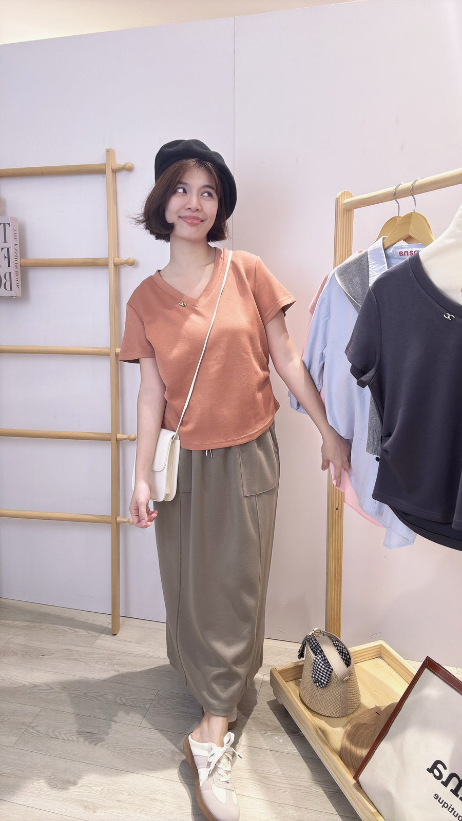 太空棉V领褶皱上衣