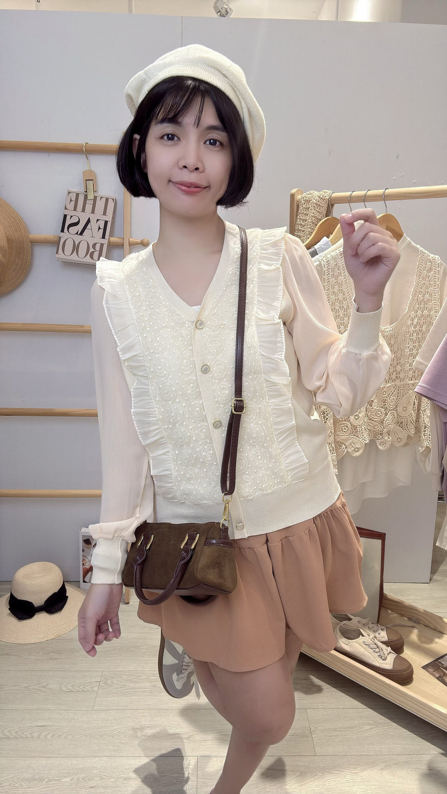 气质蕾丝玫瑰假钮雪纺软针织上衣