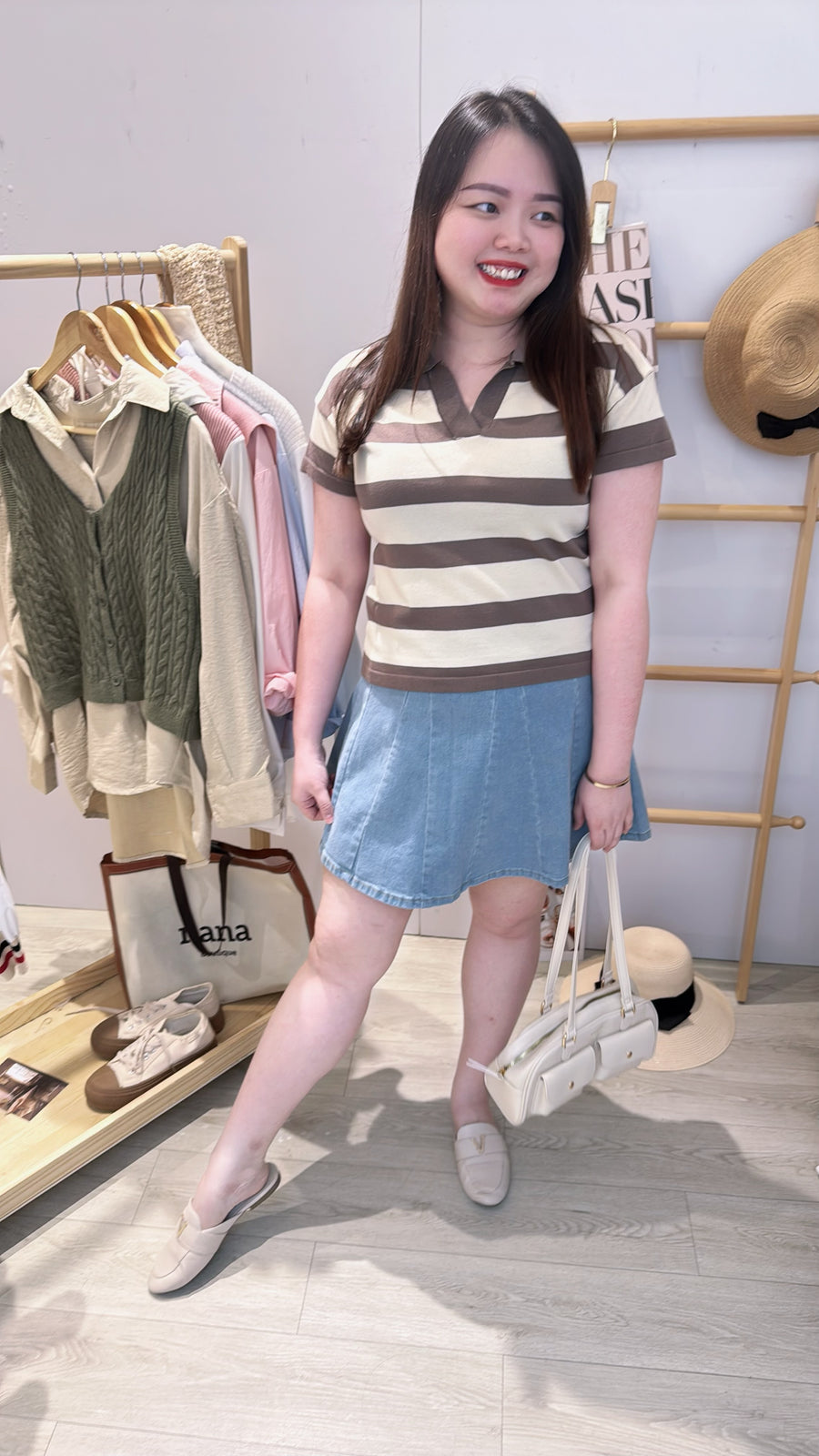 柔软Polo领线条软针织上衣