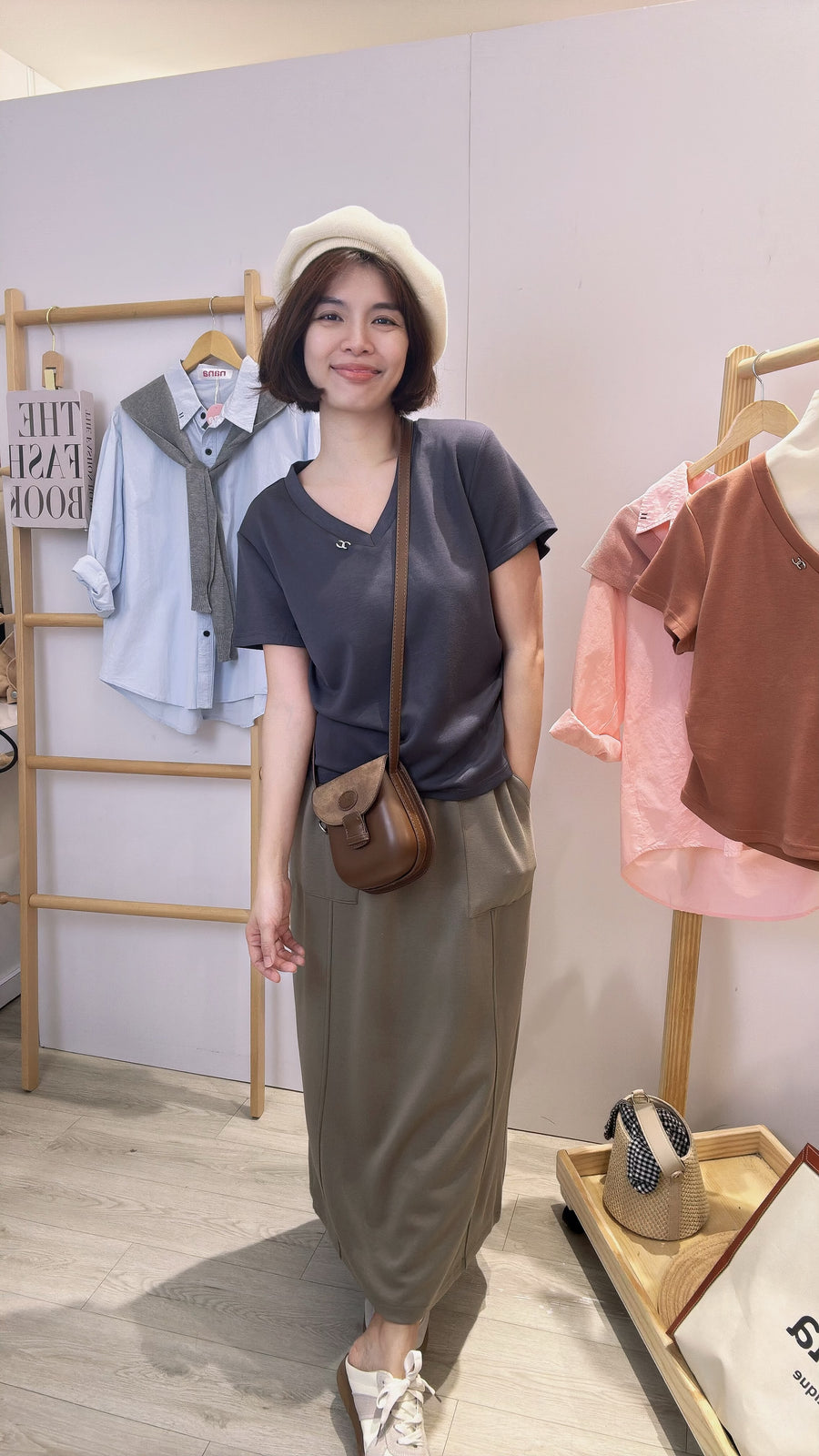 太空棉V领褶皱上衣