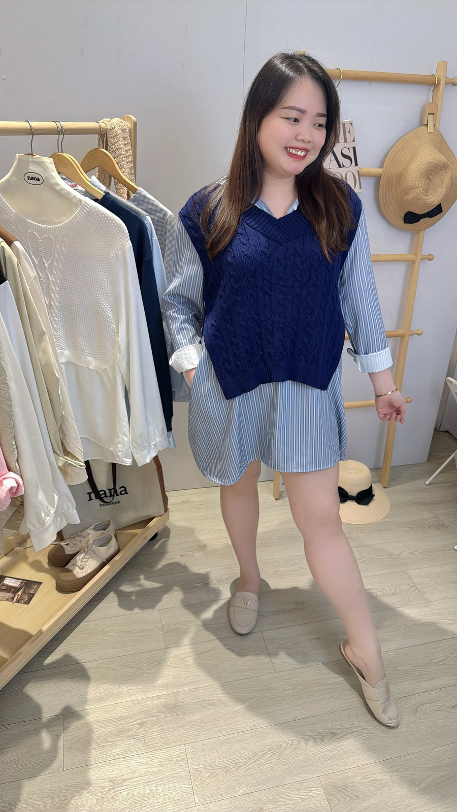 线条雪纺并接针织连帽短套裙