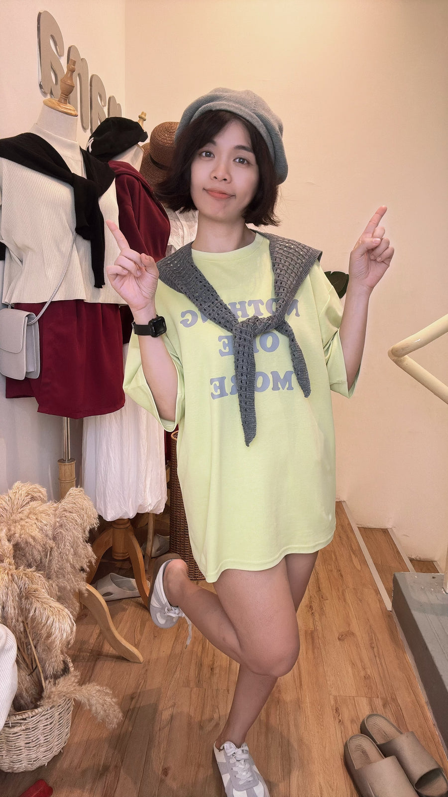 披肩字母Over滑滑棉 T