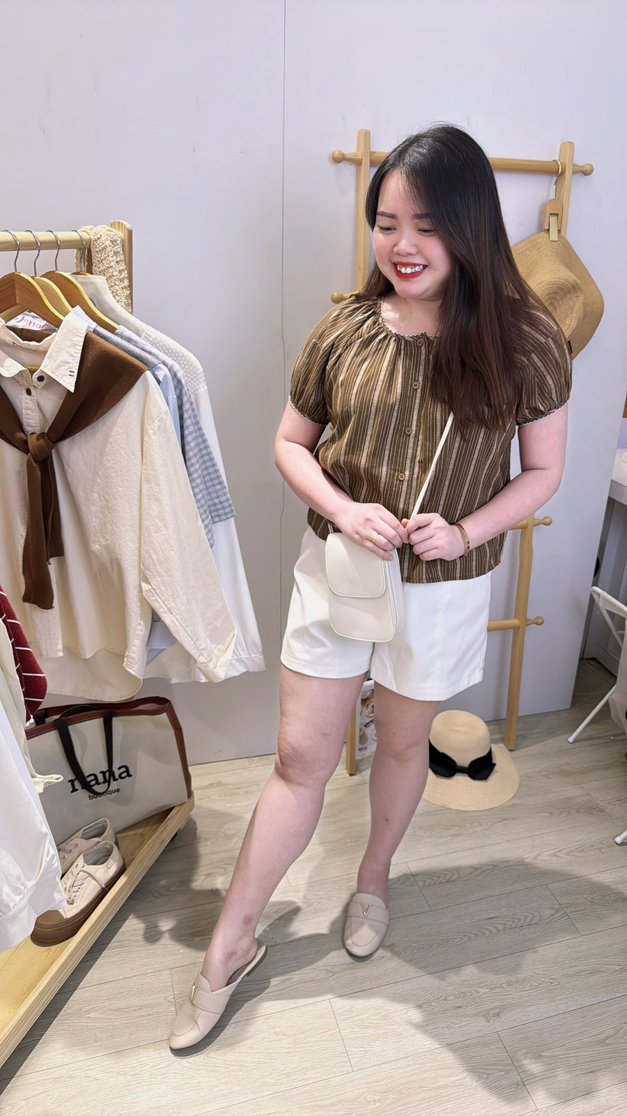 软麻复古灯笼袖上衣