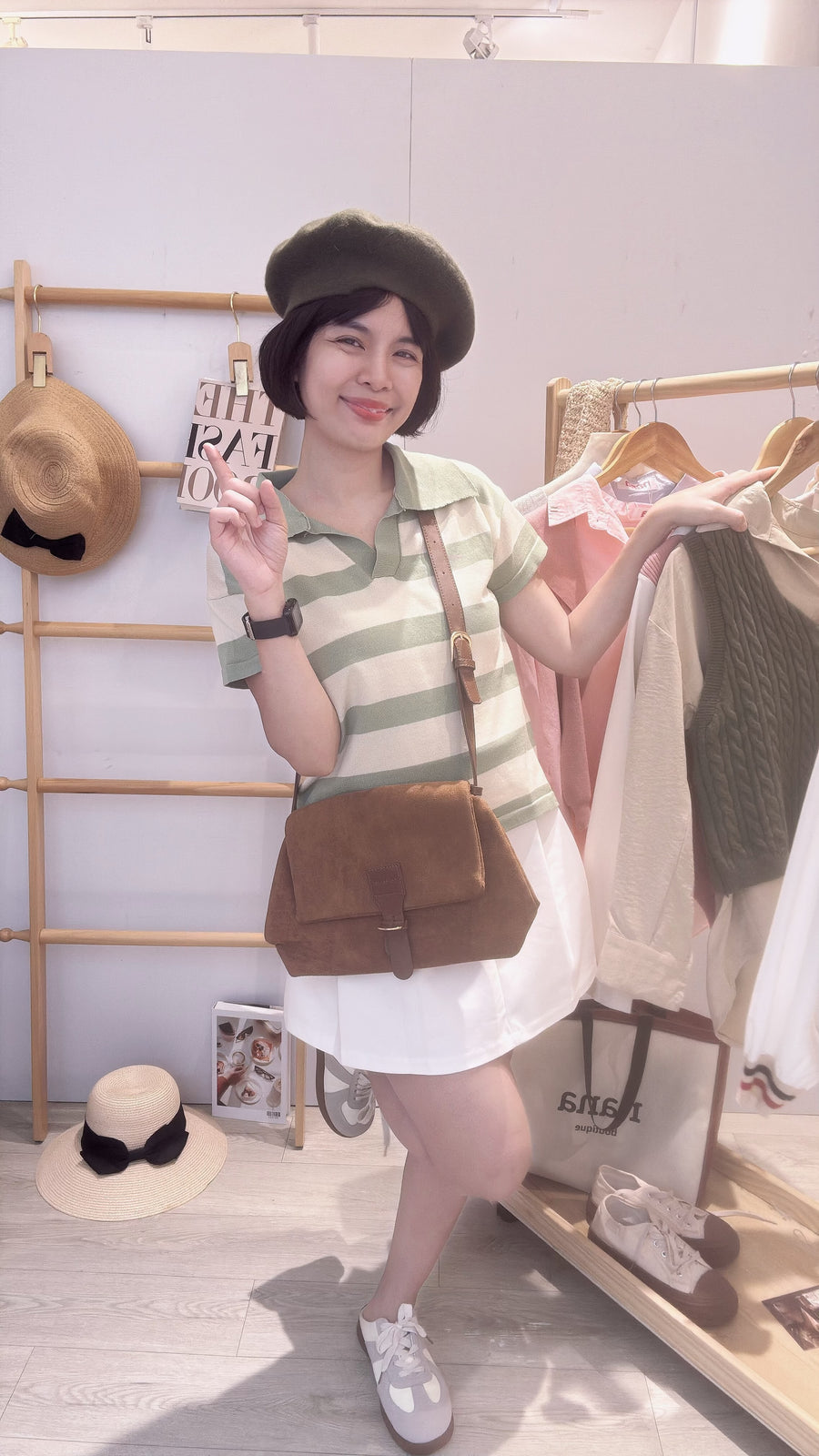 柔软Polo领线条软针织上衣