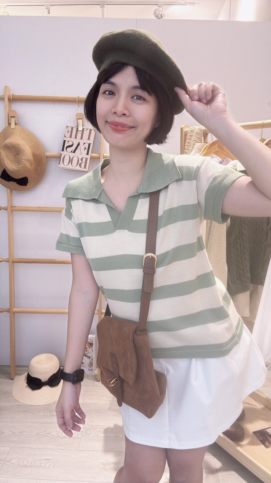 柔软Polo领线条软针织上衣