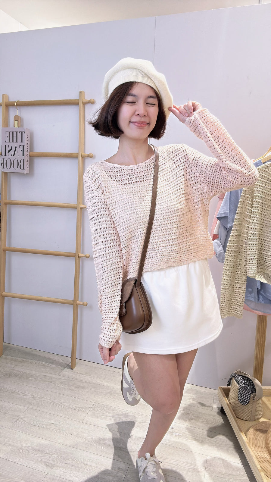 镂空针织弹力甜美短上衣