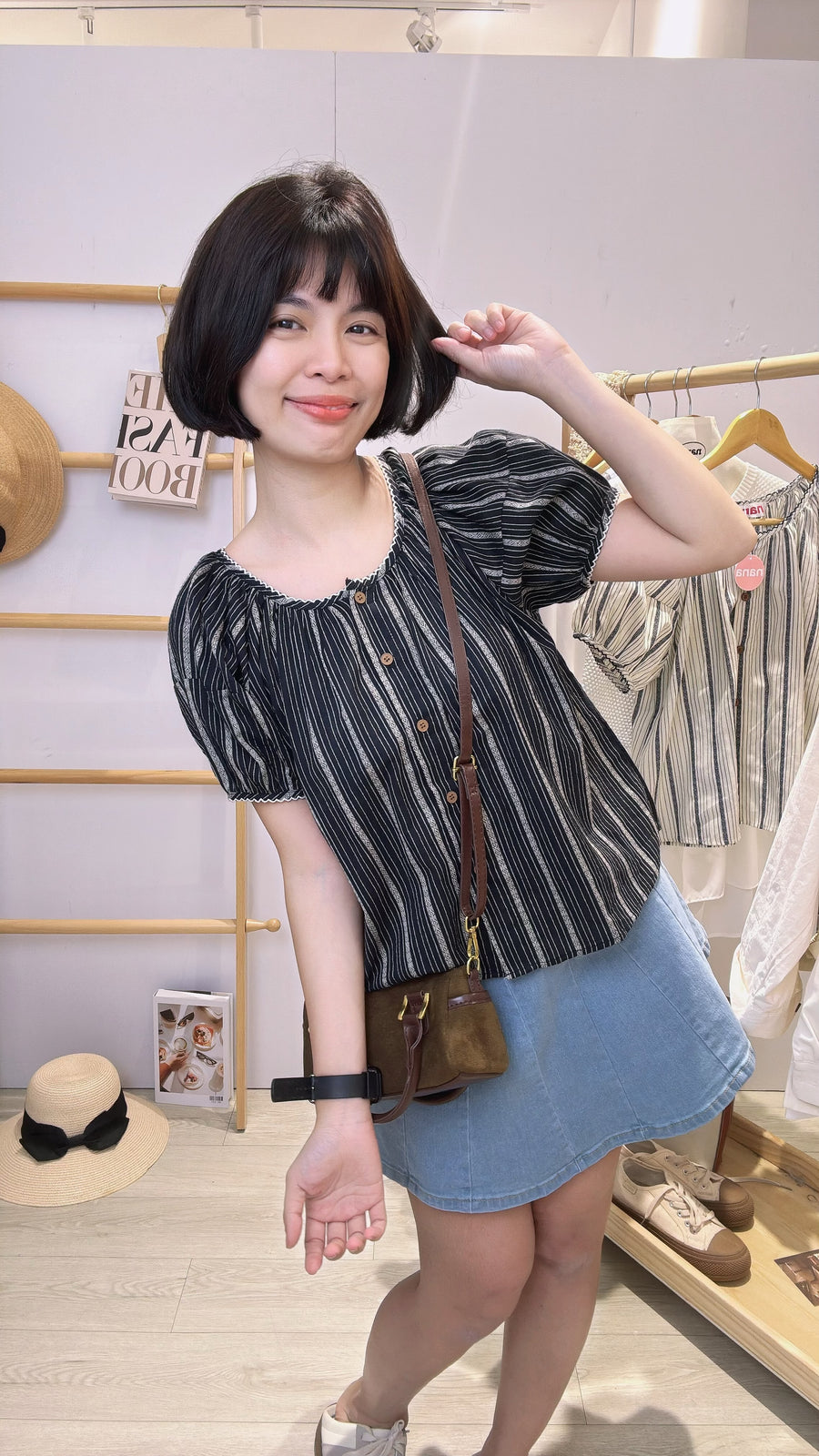 软麻复古灯笼袖上衣