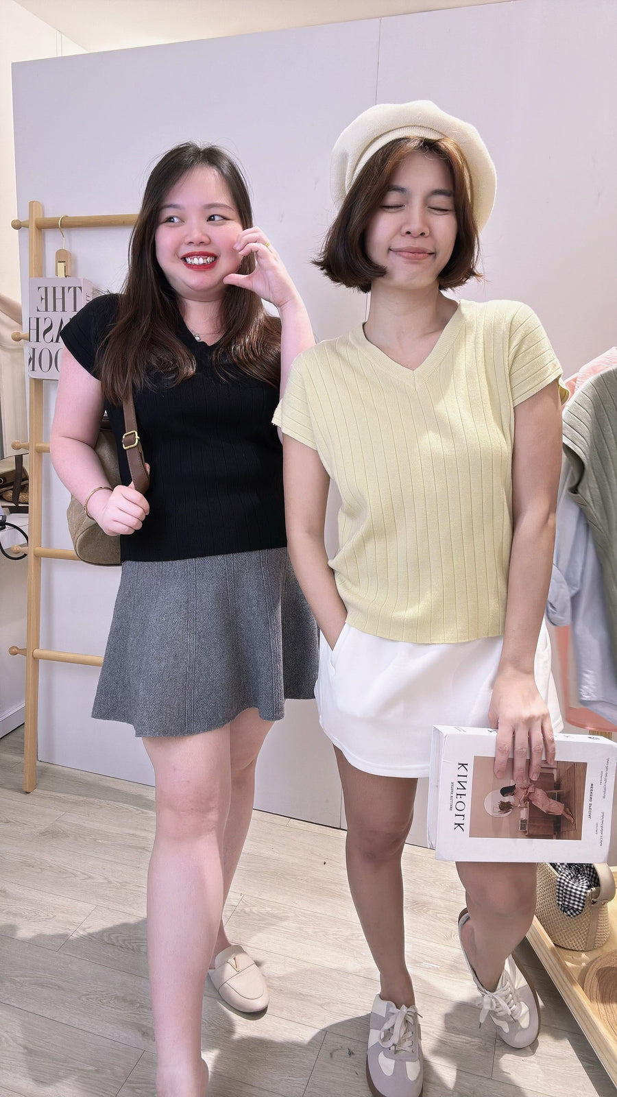 V领直条纹出袖针织上衣