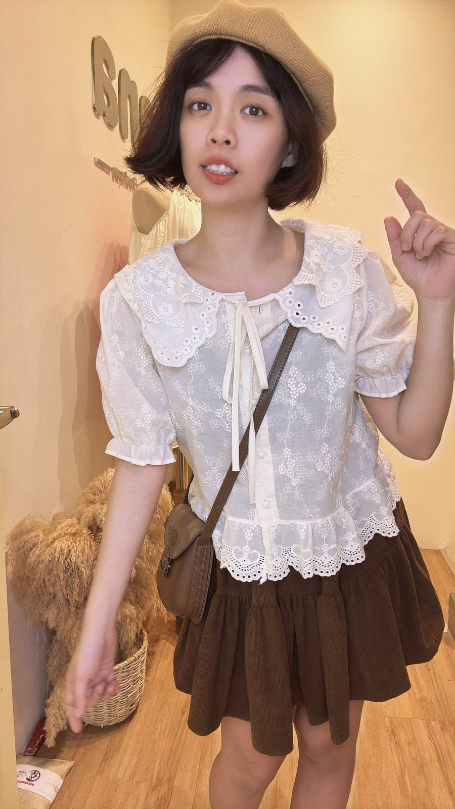 娃娃领同花甜美上衣