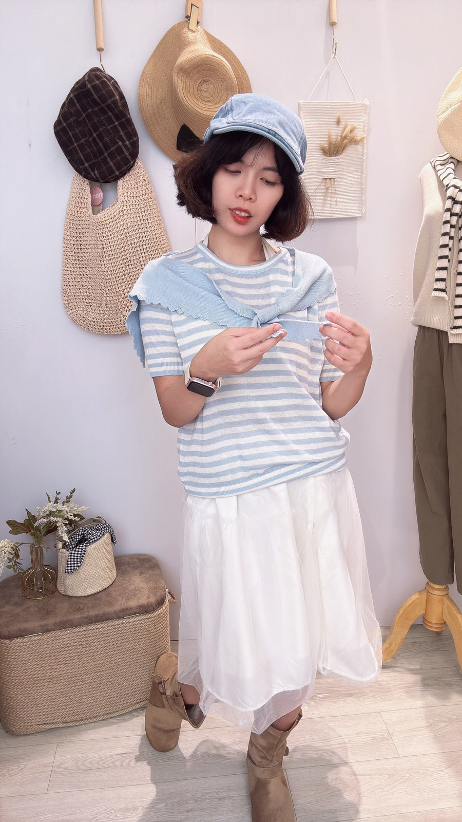 甜美冰丝线条针织上衣