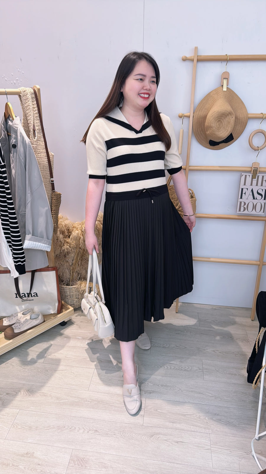 线条针织并接雪纺百折连身裙