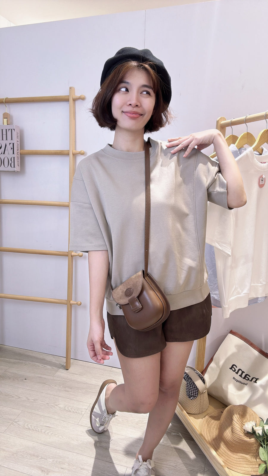 优质棉圆领单色上衣