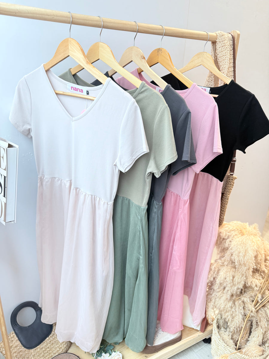 V领下摆网纱泡泡连身裙