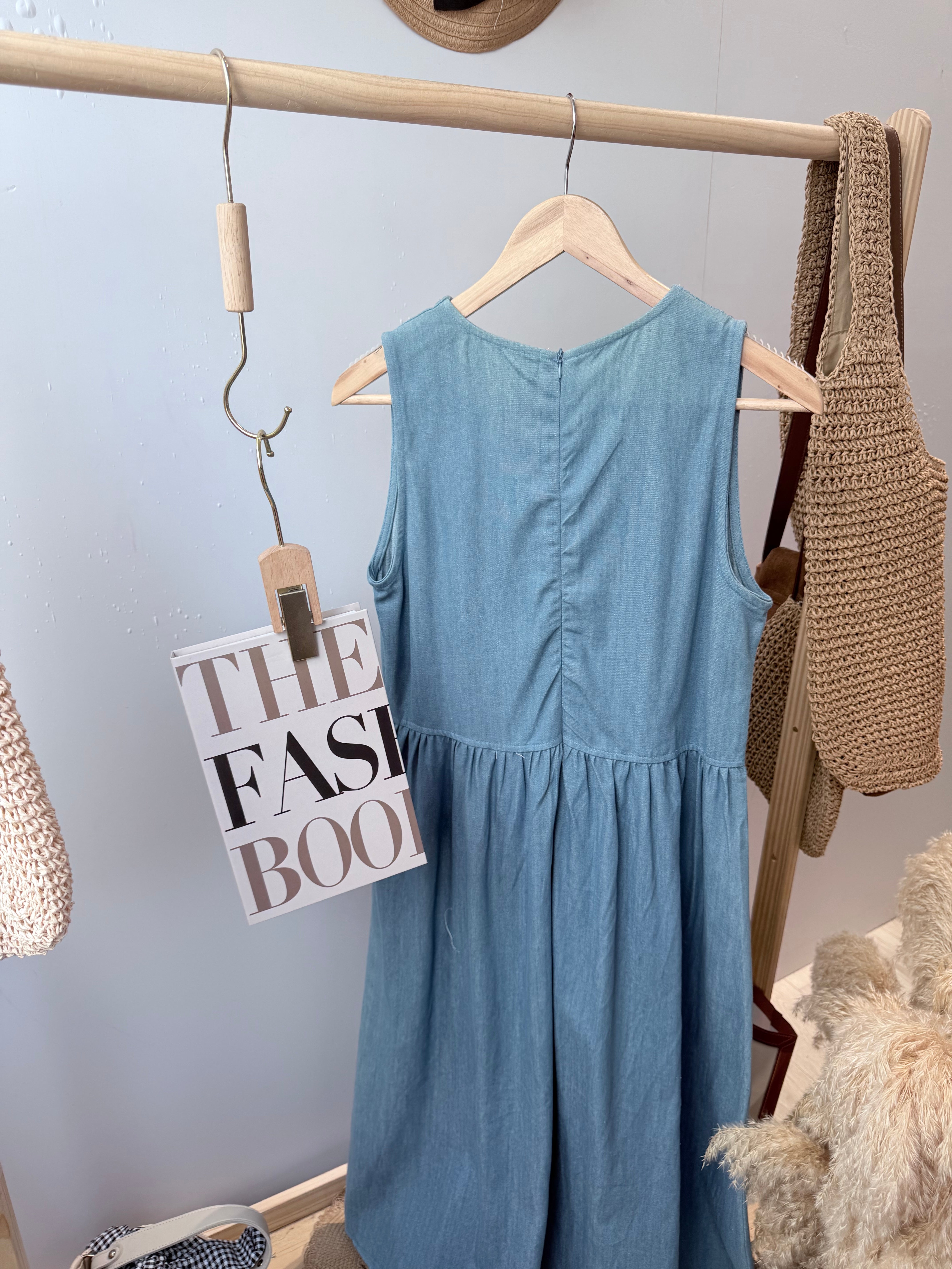 休闲无袖牛仔A字裙