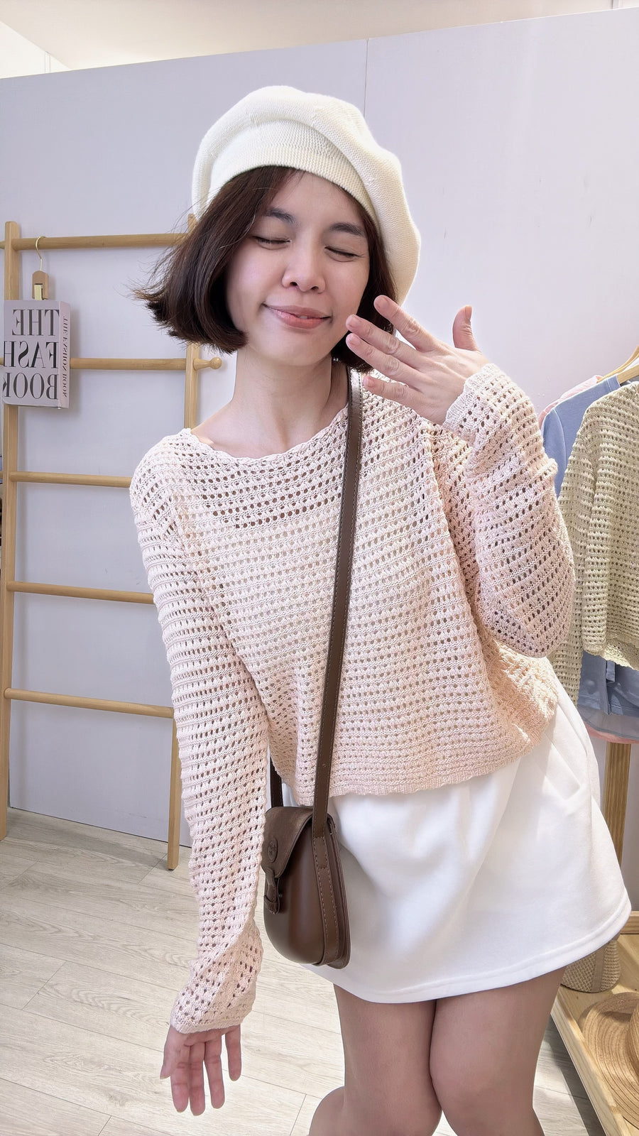 镂空针织弹力甜美短上衣