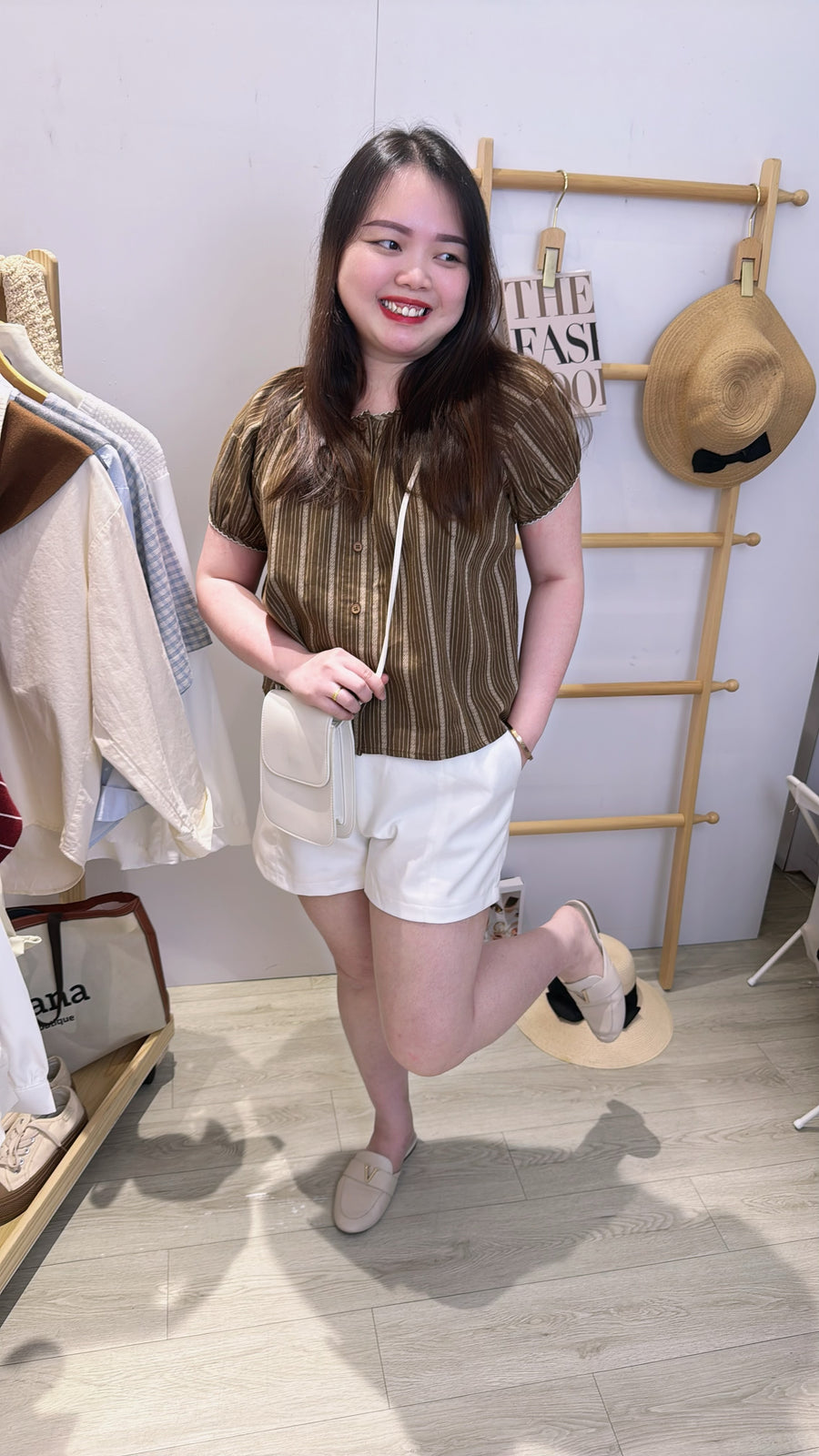 软麻复古灯笼袖上衣