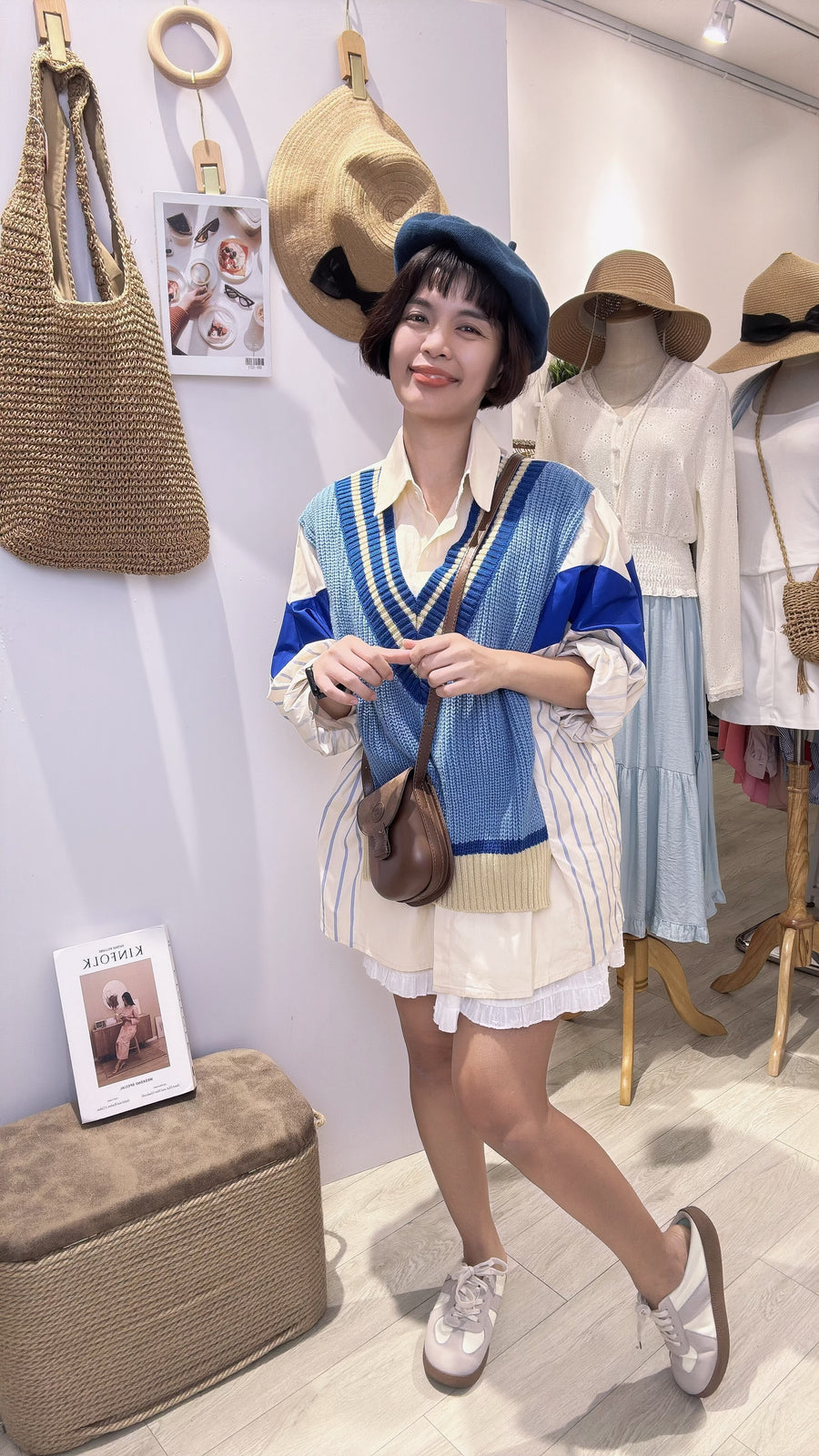 蓝色并接韩版宽松舒服上衣
