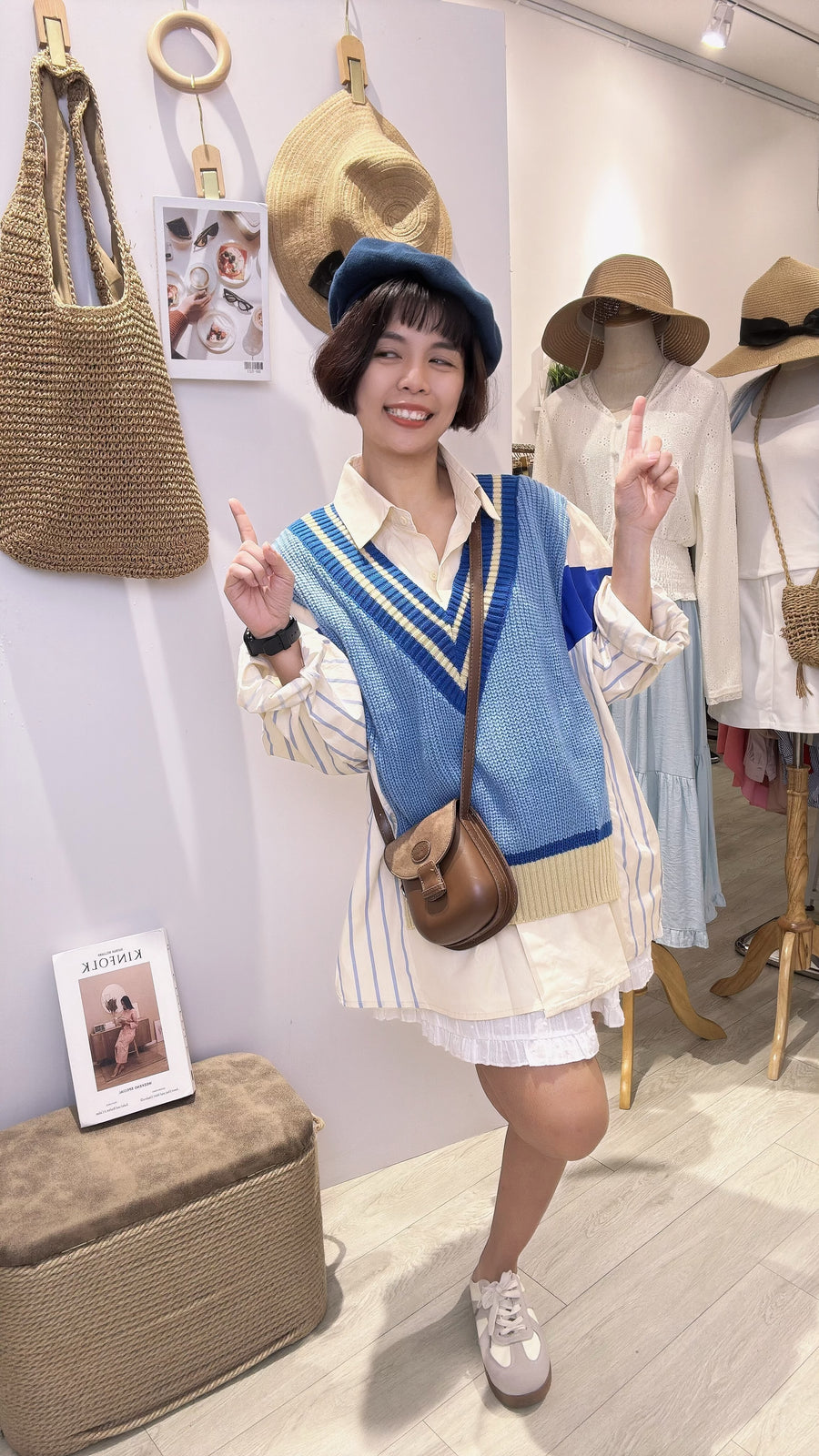 蓝色并接韩版宽松舒服上衣